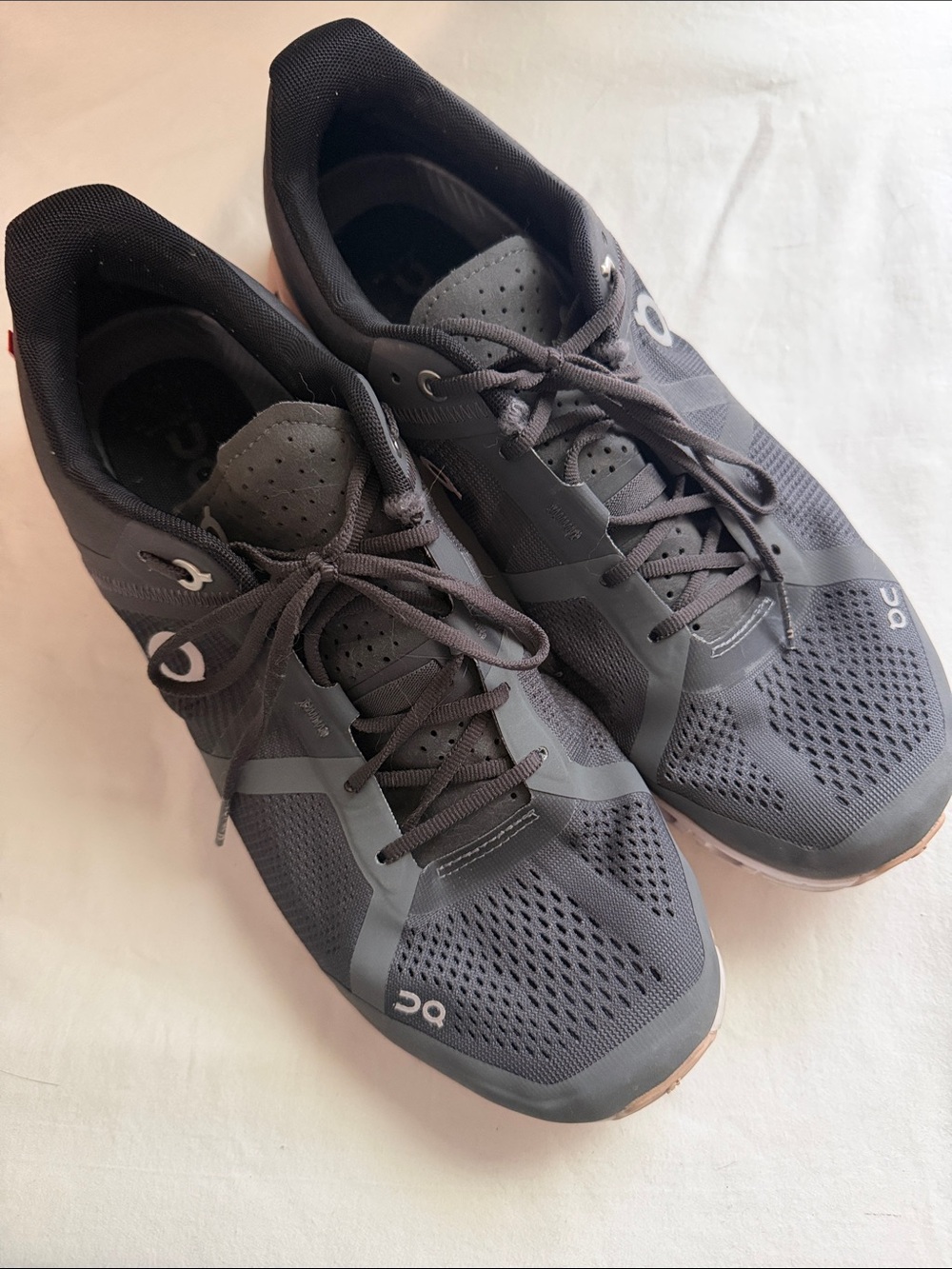 On Running Cloud Women’s Running Shoes - dark grey - size 10